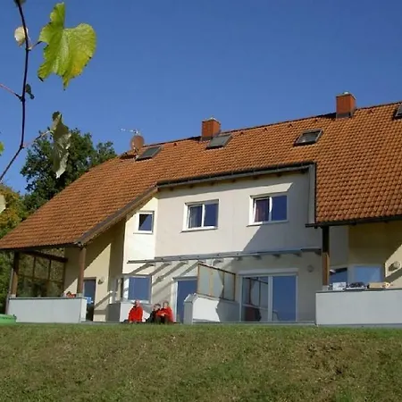 בית נופש Ferienhaus Am Schlosshang Hohenbrugg an der Raab